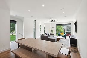 New Modern Townhome With Rooftop Patio 2 Bedroom Townhouse by RedAwnin