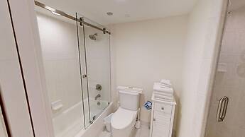 Inlet Reef 609 4 Bedroom Condo by RedAwning