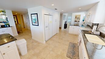 Inlet Reef 609 4 Bedroom Condo by RedAwning