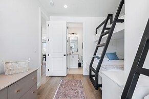 Beachcomber Bliss 8 Bedroom Townhouse