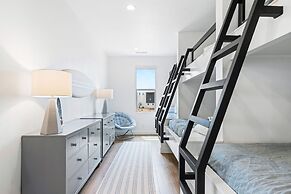 Beachcomber Bliss 8 Bedroom Townhouse