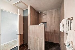 2340 Grand Oaks Ln 2 Bedroom Home by RedAwning