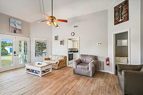 2340 Grand Oaks Ln 2 Bedroom Home by RedAwning