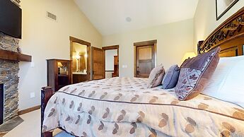 Woodwinds #1303 4 Bedroom Condo by RedAwning