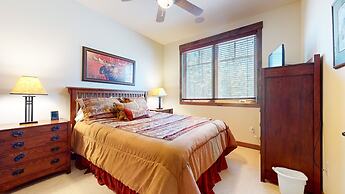 Woodwinds #1303 4 Bedroom Condo by RedAwning