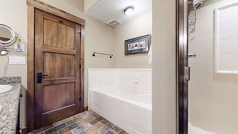 Woodwinds #1303 4 Bedroom Condo by RedAwning