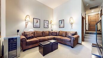 Woodwinds #1303 4 Bedroom Condo by RedAwning