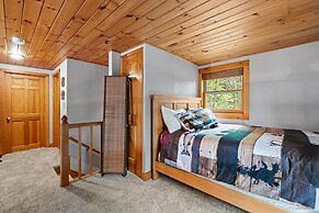 Private Lakefront - Luxury Log House