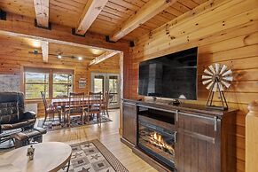 Private Lakefront - Luxury Log House
