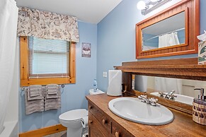 Private Lakefront - Luxury Log House