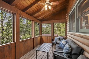 Private Lakefront - Luxury Log House