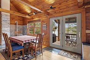 Private Lakefront - Luxury Log House