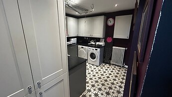 Luxury Georgian Country House With Hot Tub