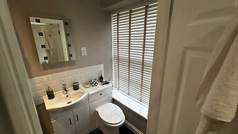 Luxury Georgian Country House With Hot Tub