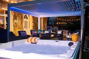 Luxury Georgian Country House With Hot Tub