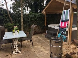 Luxury Georgian Country House With Hot Tub