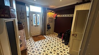 Luxury Georgian Country House With Hot Tub