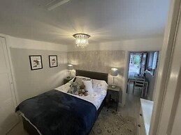 Luxury Georgian Country House With Hot Tub