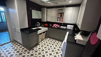 Luxury Georgian Country House With Hot Tub