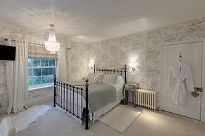 Luxury Georgian Country House With Hot Tub