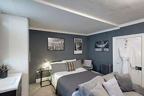 Luxury Georgian Country House With Hot Tub