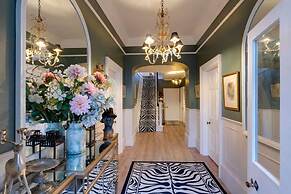 Luxury Georgian Country House With Hot Tub