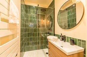 Suite Com die - Premi re Conciergerie