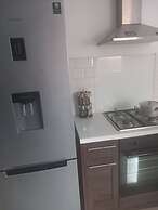 Cozy Bromley Hideaway - Perfect for Couples