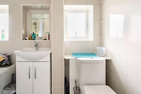 Luton Airport Guest House