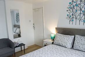 Luton Airport Guest House