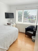 Luton Airport Guest House