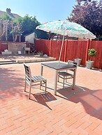 Luton Airport Guest House