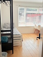 Luton Airport Guest House