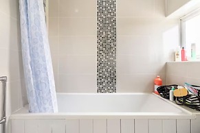 Luton Airport Guest House