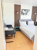 Luton Airport Guest House