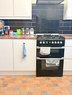 Luton Airport Guest House
