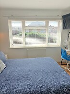 Luton Airport Guest House