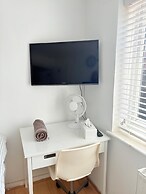 Luton Airport Guest House