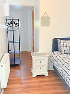 Luton Airport Guest House