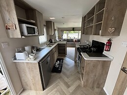 Berwick-upon-tweed - Caravan - Sleeps 6 - Parking