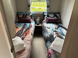 Berwick-upon-tweed - Caravan - Sleeps 6 - Parking