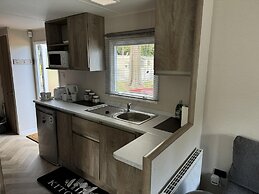 Berwick-upon-tweed - Caravan - Sleeps 6 - Parking