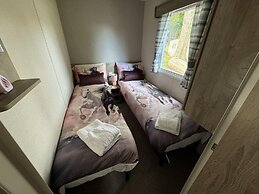 Berwick-upon-tweed - Caravan - Sleeps 6 - Parking