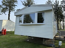 Berwick-upon-tweed - Caravan - Sleeps 6 - Parking