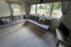 Berwick-upon-tweed - Caravan - Sleeps 6 - Parking