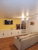 Medford Home and 2 Condos With Pool and Hot tub