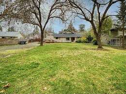 Medford Home and 2 Condos With Pool and Hot tub