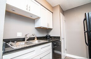 Midland Condo With Pool