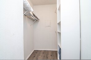 Midland Condo With Pool