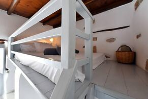 Kastro Cozy Guesthouse